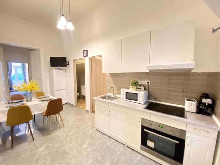 西火车站舒适3间客房 Apartment Budapest